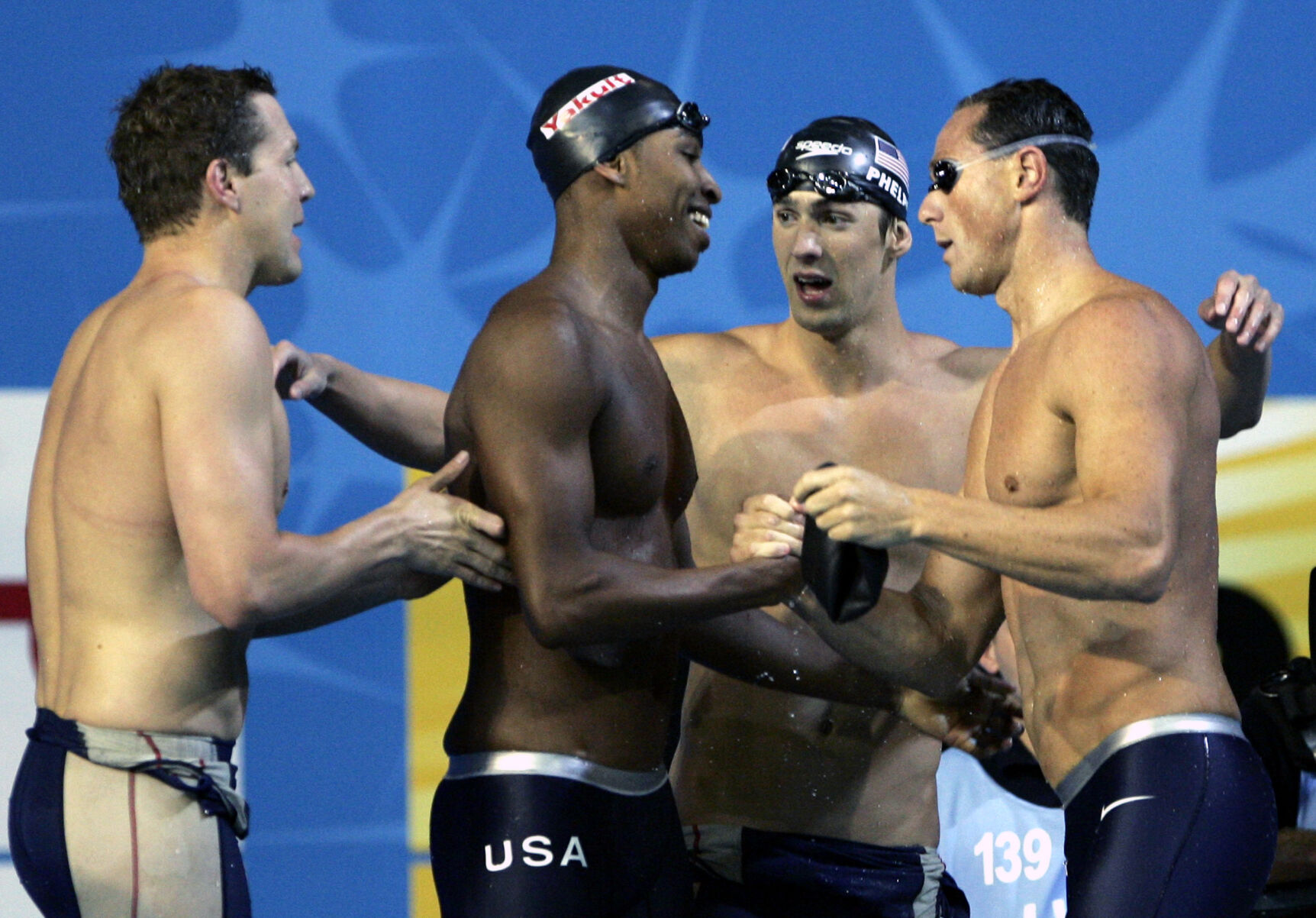 2007: Cullen Jones helps US squad win 400-meter freestyle relay at world championships